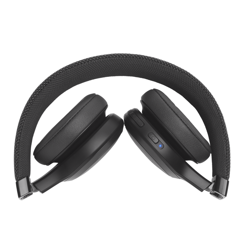 JBL LIVE 400BT - Black - Your Sound, Unplugged - Detailshot 3 image number null